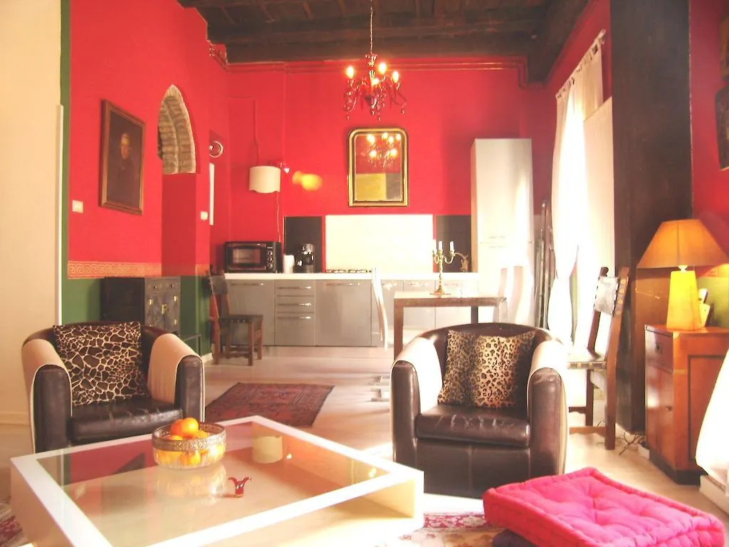 Casa Tancredi contacts